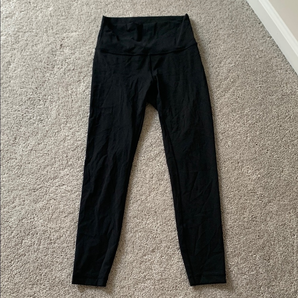 Lululemon Black High Waisted 25” Size 4 Leggings Wunder Under